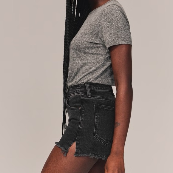 Abercrombie High Rise Mom Short - Picture 2 of 9